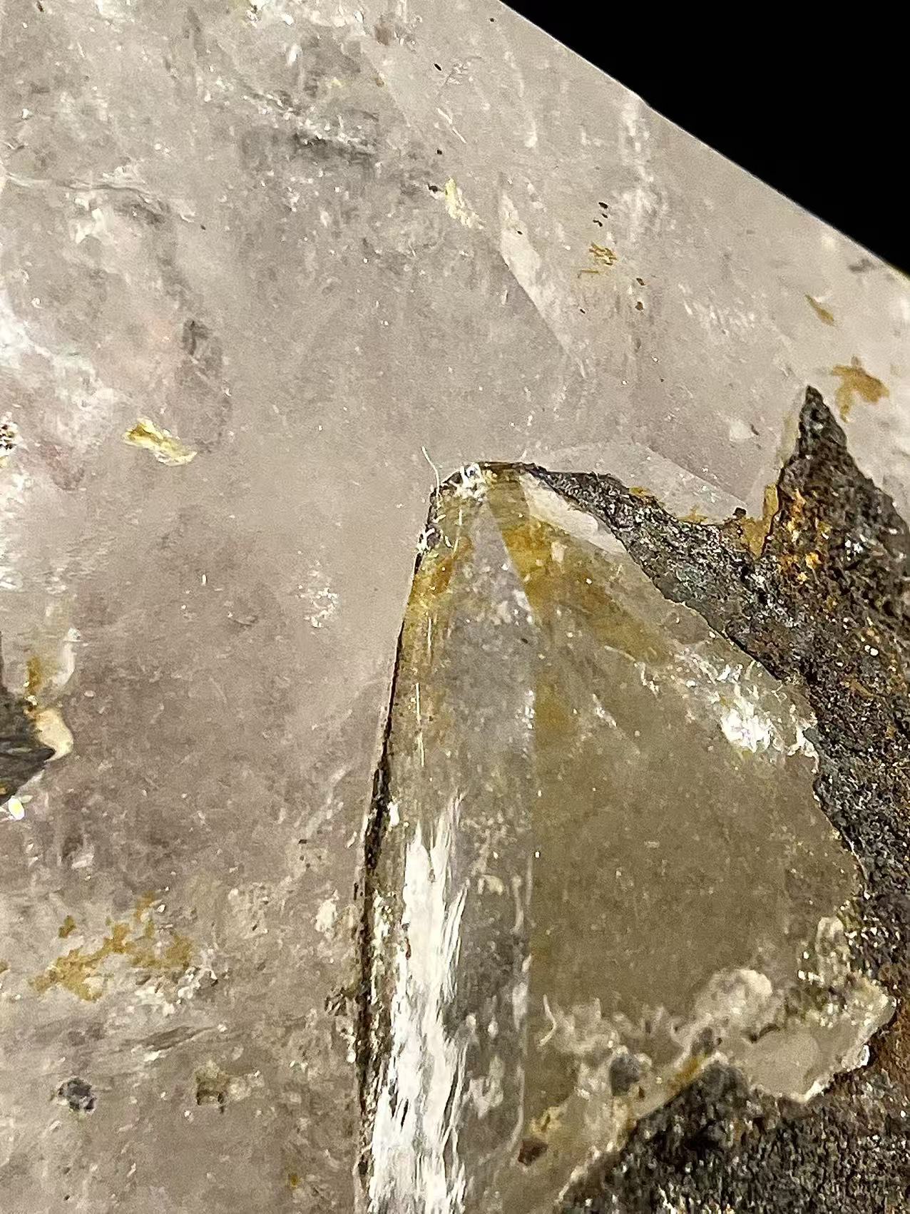 Himalaya-Kristall · Silberberg im Sonnenlicht