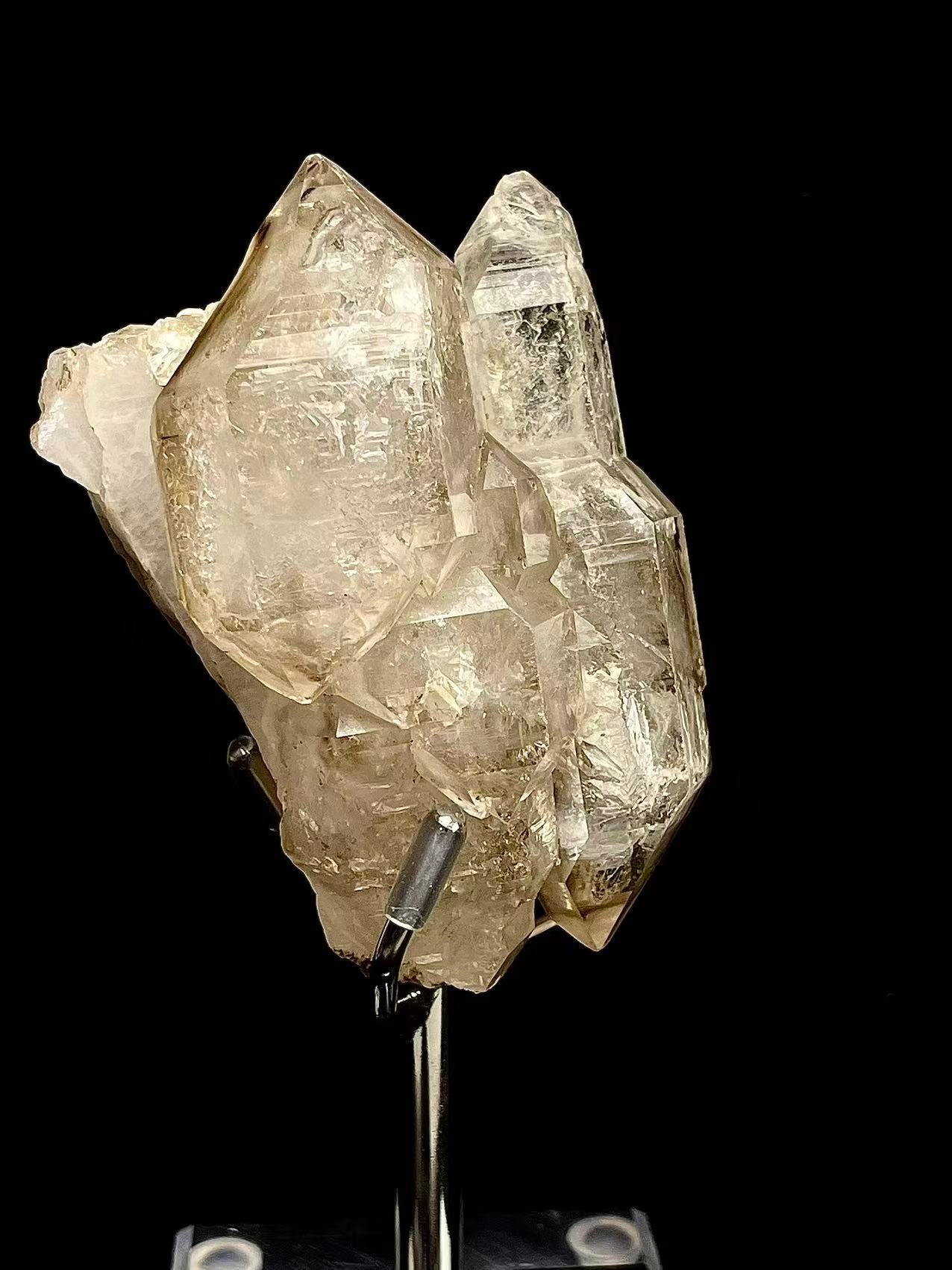 Madagaskar-Skelettquarz Grauer Mondschein